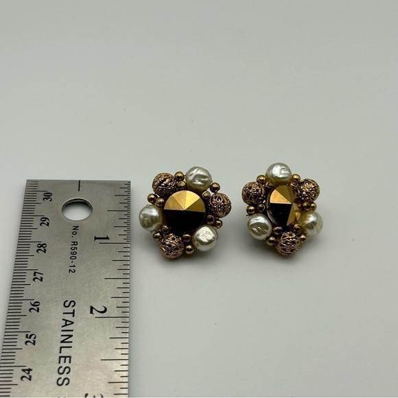 Vintage Round Faux Pearl and Gold Tone Textured Beaded Clip On Earrings - Picture 4 of 5